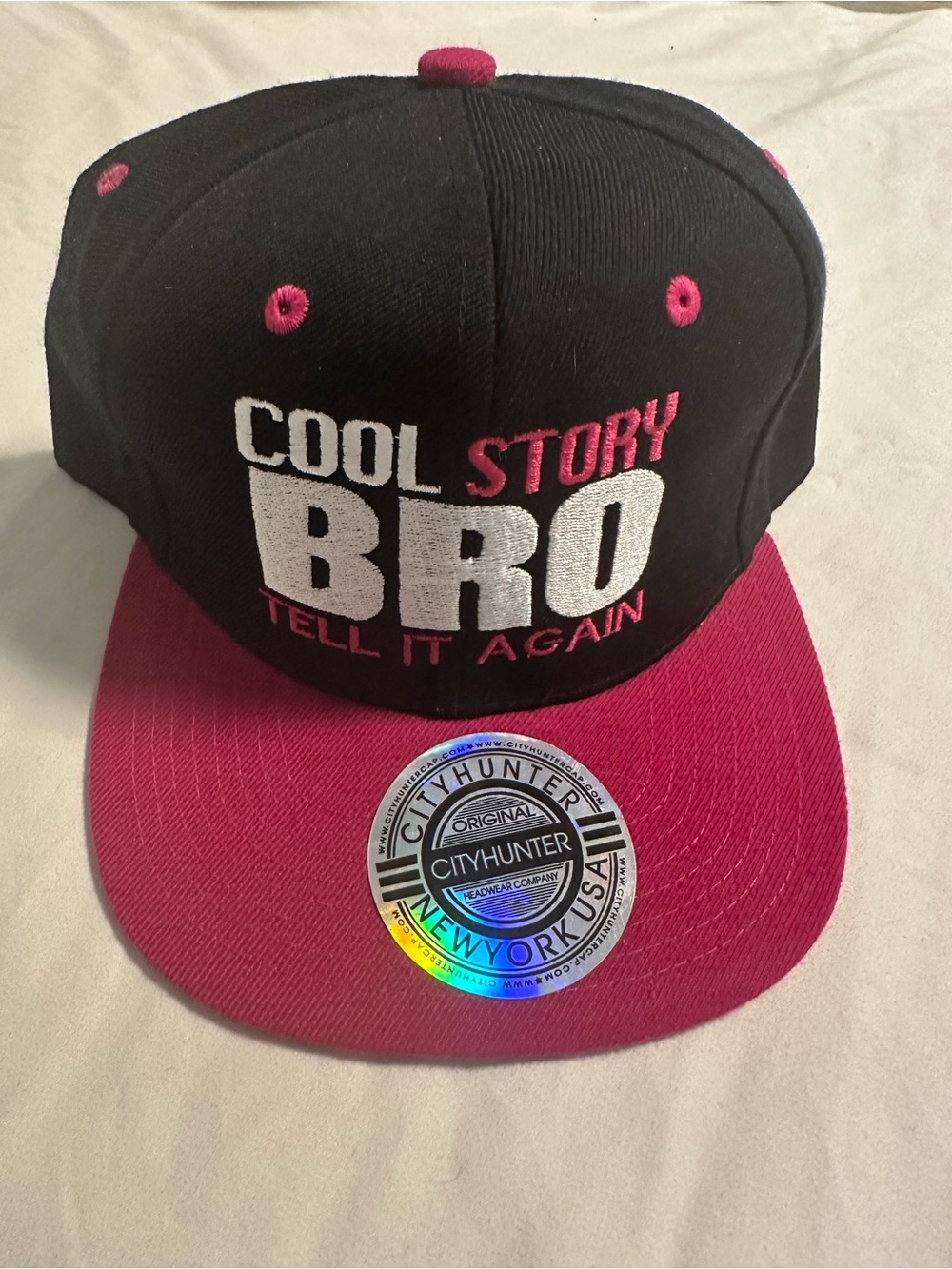 City Hunter Two-Tone Snapback Hat - Black & Hot Pink
